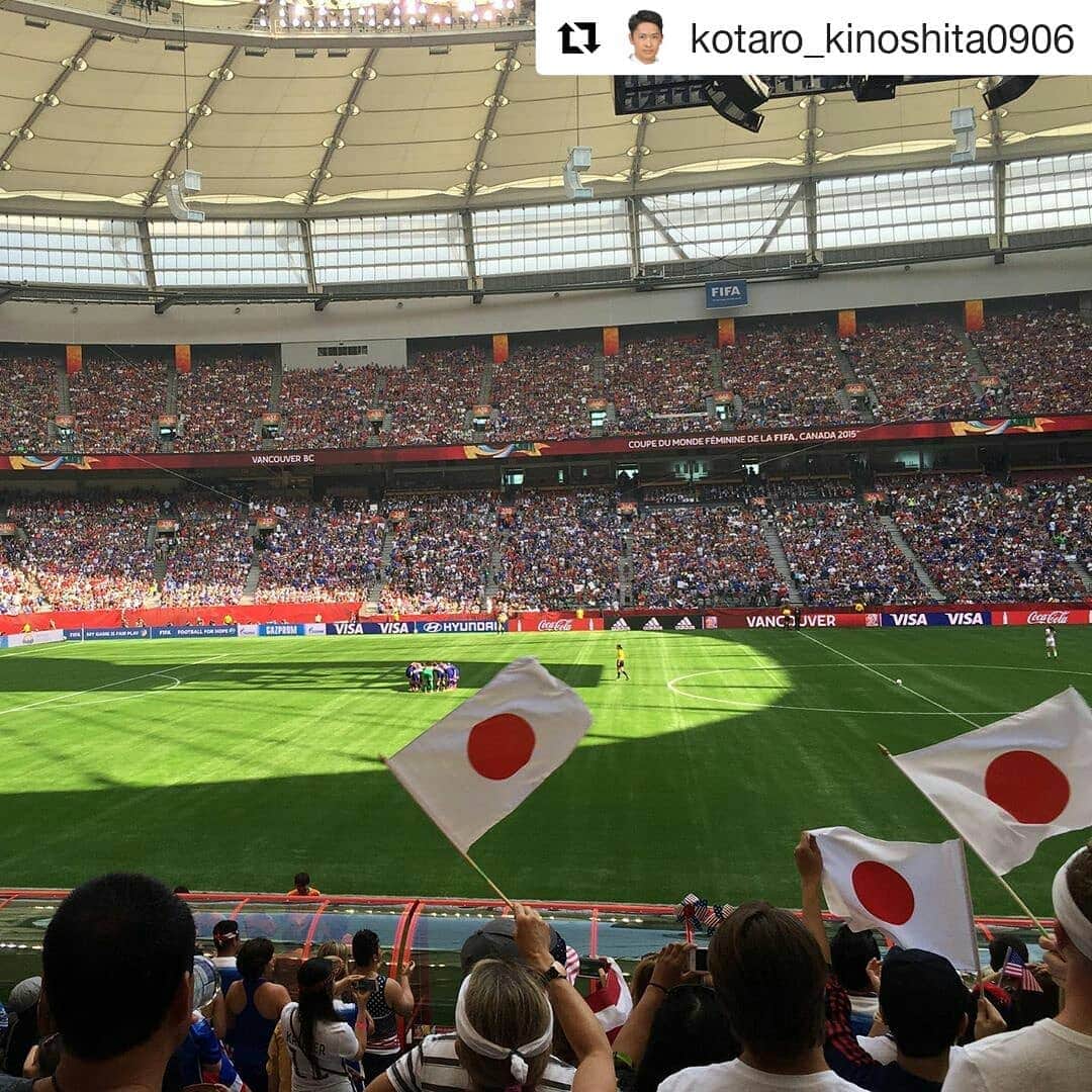 岡山放送さんのインスタグラム写真 - (岡山放送Instagram)「#Repost @kotaro_kinoshita0906 (@get_repost) ・・・ いよいよ、今日深夜24時25分より放送⚽️ 女子サッカーW杯、なでしこジャパンの初戦アルゼンチン戦です！  2011年の初優勝、2015年の準優勝、今大会も再び大きな感動を期待しています！ 頑張れ、日本！🇯🇵🏆 #女子サッカーワールドカップ #なでしこジャパン #4年前の写真です #現地の臨場感は凄かった #フジテレビ #アナウンサー  #FNS #FNS系列 #OHK #岡山放送 #8ch」6月10日 19時44分 - ohk_official