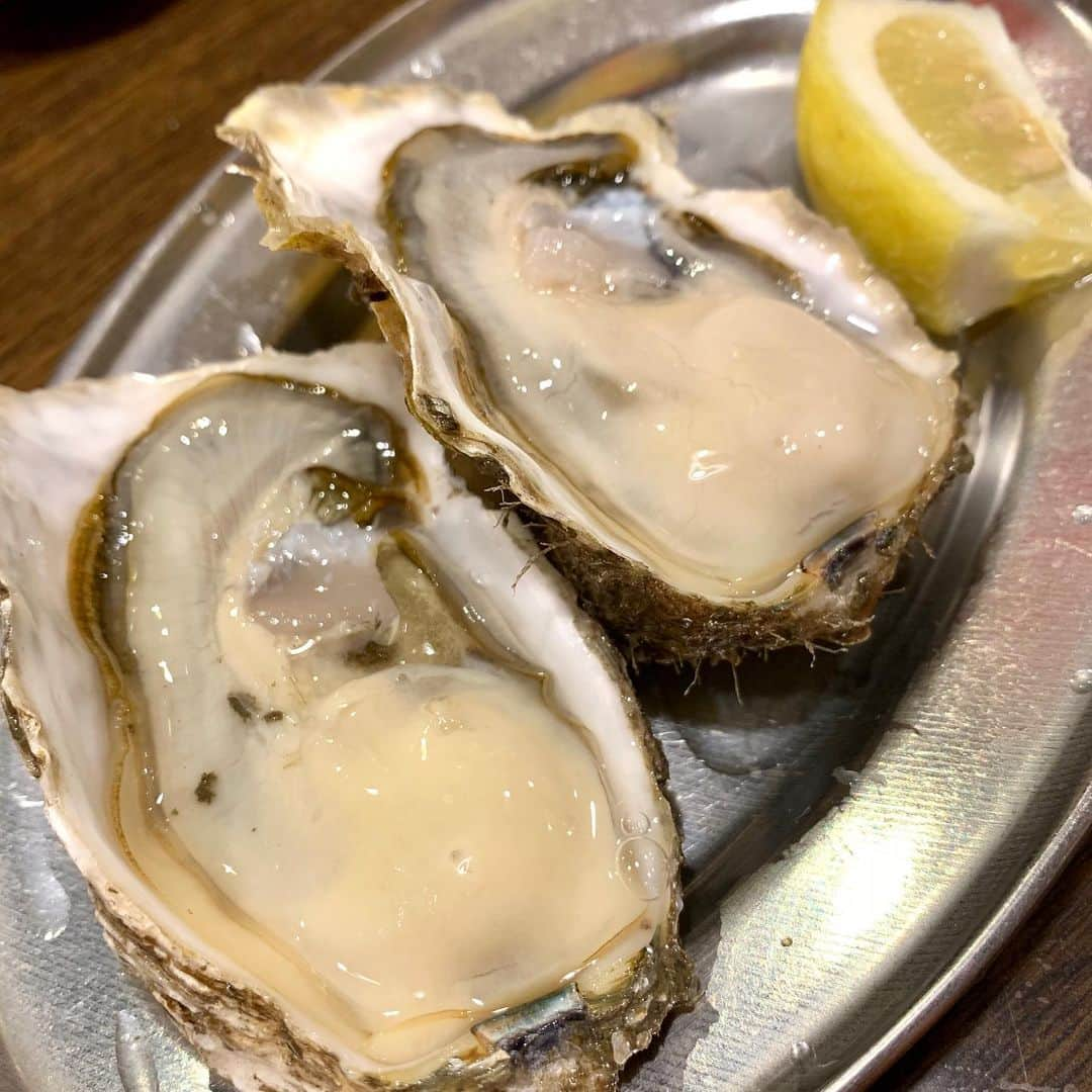 小野澤玲奈さんのインスタグラム写真 - (小野澤玲奈Instagram)「北海道大好き🥺 積丹の生うに丼 厚岸の生がき 夜中に並んだ一幻のエビラーメン🍜  なまらうまい💓  食べまくってたけど メインはサザンの40周年ライブでしたぁ😊 生LOVE AFFAIR、 生勝手にシンドバッド、 夢をみてるみたいだった💓  サザンのバックダンサーになりた〜い🥺なまらなりた〜〜い🥺  #サザンオールスターズライブツアー2019  #サザンふざけるなツアーでふざけよう #札幌ドーム #北海道グルメ  #積丹  #うに丼  #厚岸牡蠣  #一幻  #もっと食べました笑 #胃もたれカモン」6月10日 19時36分 - reina.onozawa