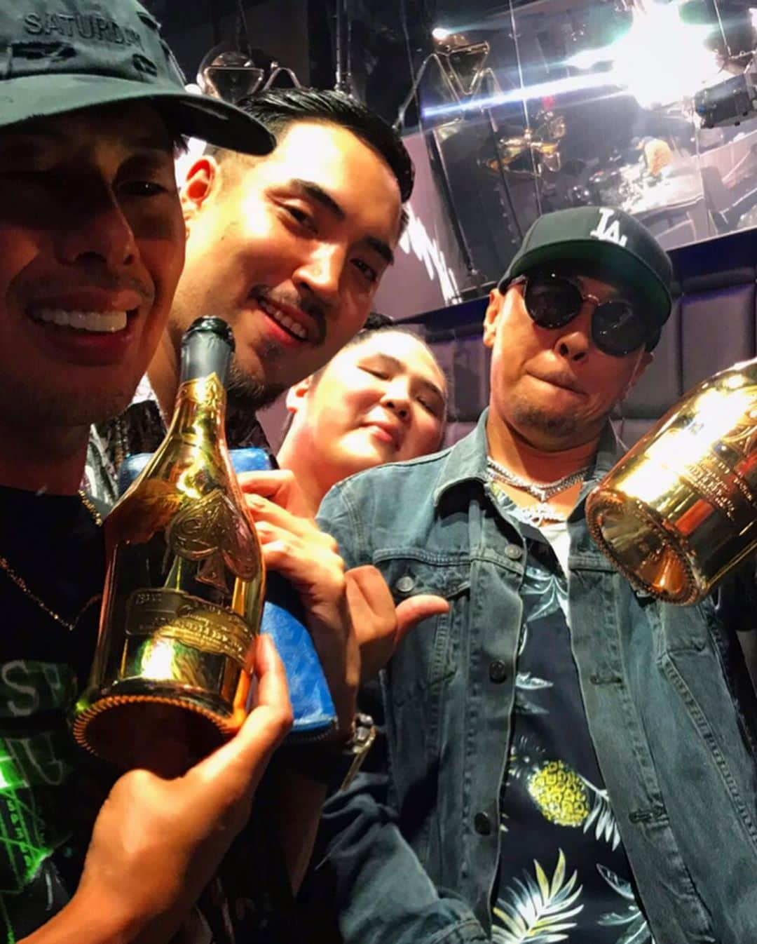 Kayzabroさんのインスタグラム写真 - (KayzabroInstagram)「昨日はAKの69パーティへ テルマとも久しぶりに Mr. K あざした！🍾 #ak69 #69party #roppongi #tokyo」6月10日 19時39分 - kayzabro_ds455