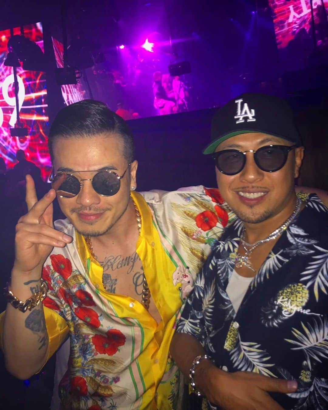 Kayzabroのインスタグラム：「昨日はAKの69パーティへ テルマとも久しぶりに Mr. K あざした！🍾 #ak69 #69party #roppongi #tokyo」