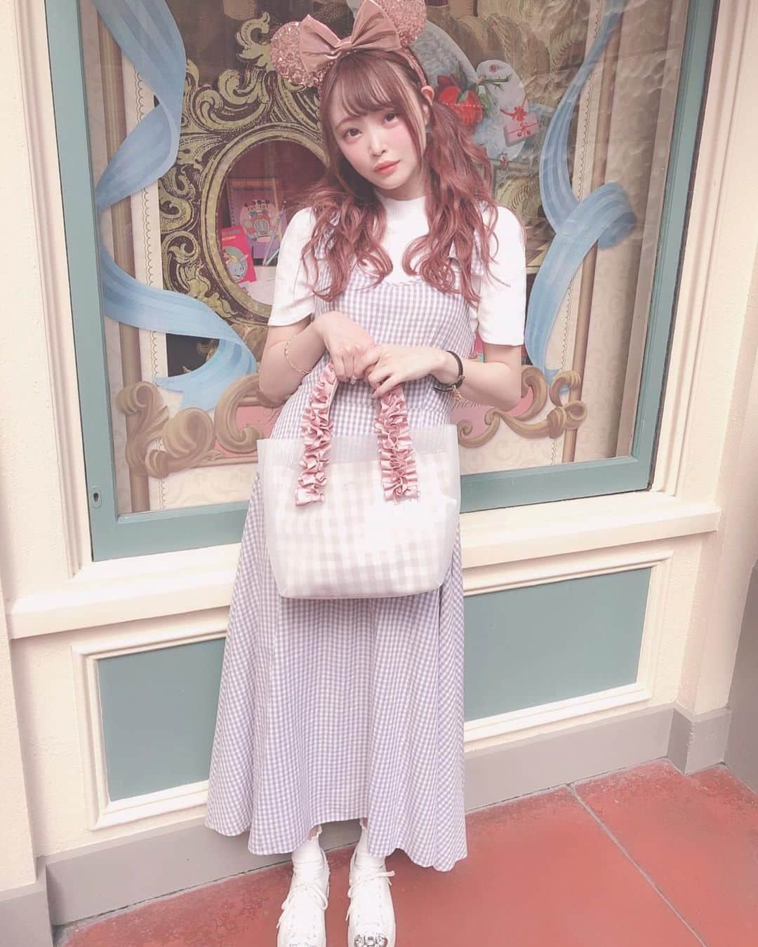 鳥海絢菜さんのインスタグラム写真 - (鳥海絢菜Instagram)「＊ この日のコーディネート🏷 ＊ ＊ ＊  #disneyland #disney #fashion #code #私服 #チェック #ワンピース #miumiu #ツインテール #hair #hairstyle #ヘアアレンジ」6月10日 19時45分 - lemchan__