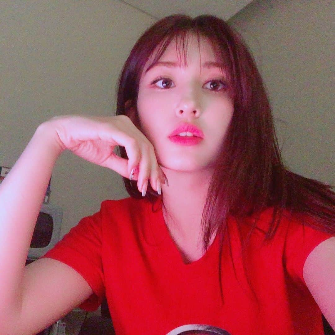 ソミさんのインスタグラム写真 - (ソミInstagram)「#LOVE #RED #3 #days #left」6月10日 20時02分 - somsomi0309