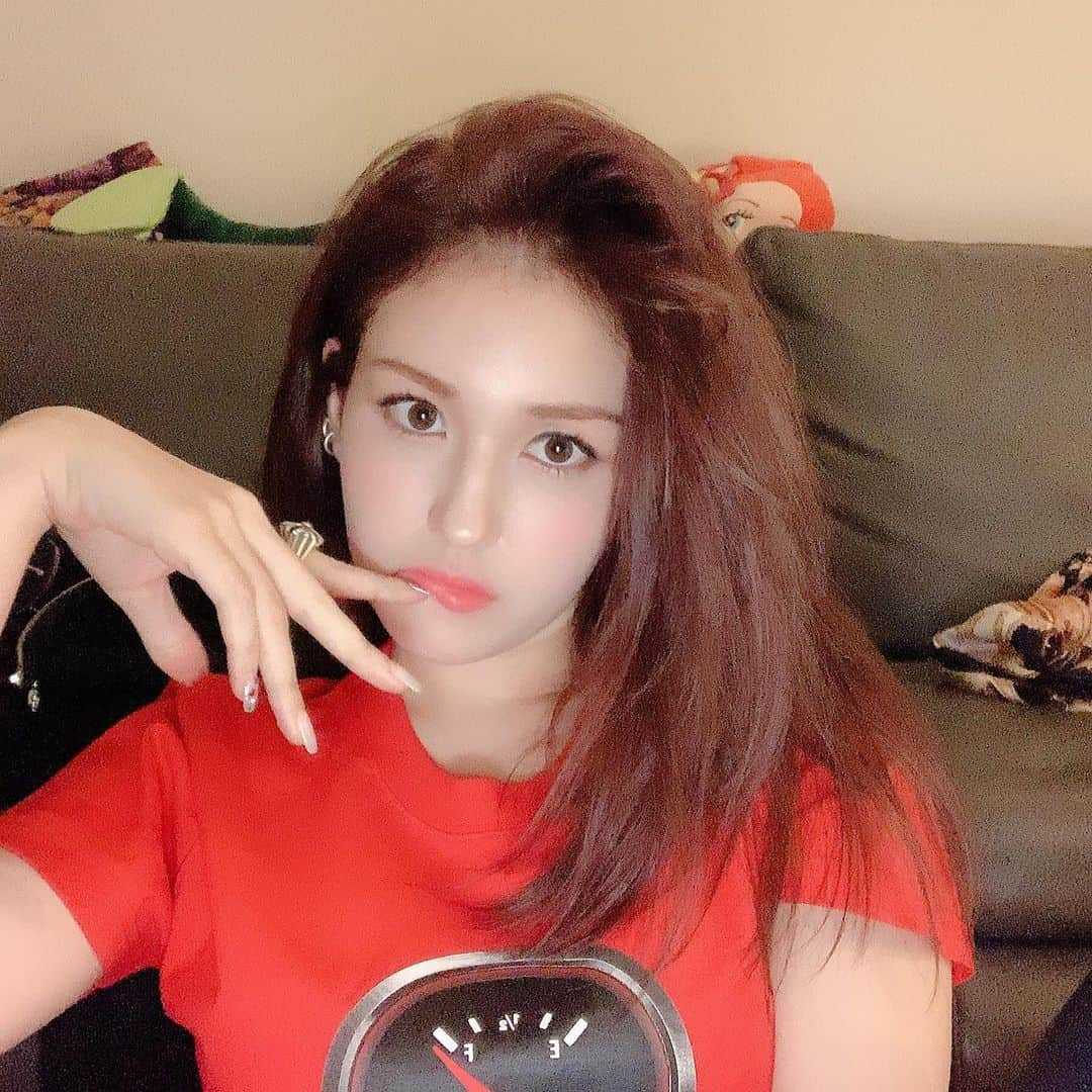 ソミさんのインスタグラム写真 - (ソミInstagram)「#LOVE #RED #3 #days #left」6月10日 20時02分 - somsomi0309