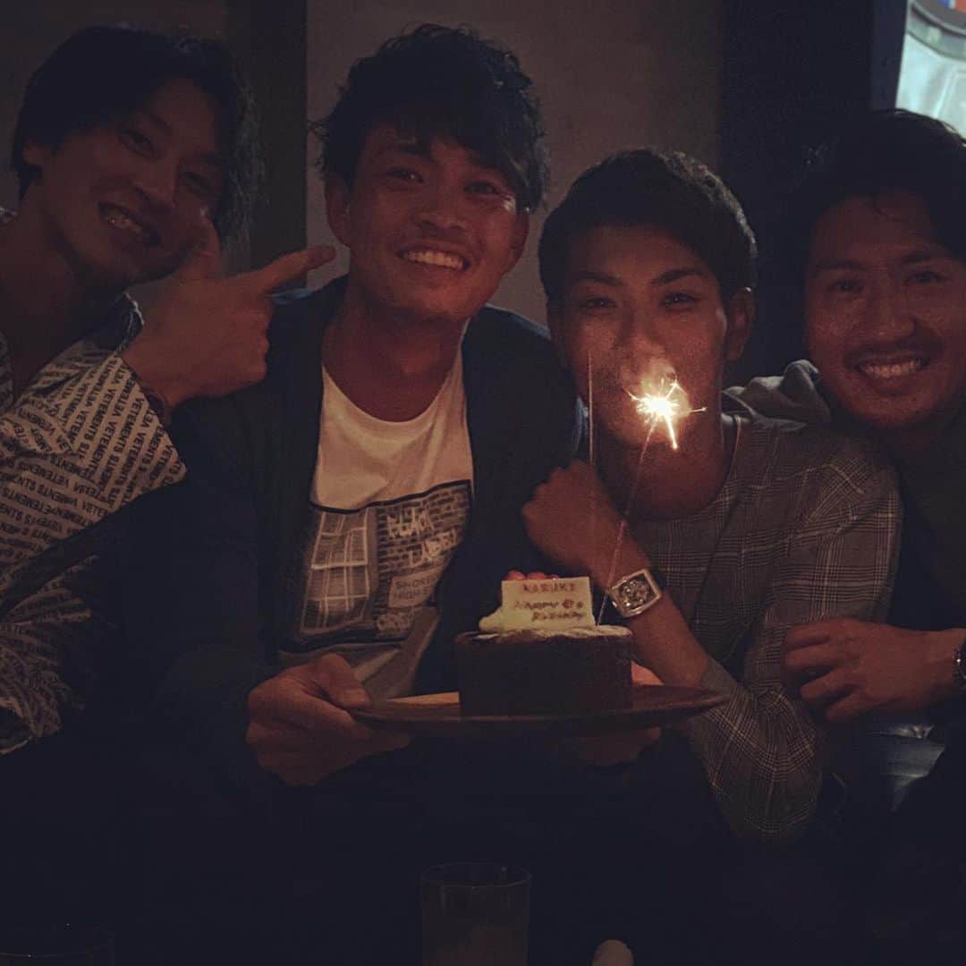 金子一輝さんのインスタグラム写真 - (金子一輝Instagram)「24歳の誕生日をお祝いしてもらいました✨ 嬉しいプレゼントも貰って幸せです☺️」6月10日 20時10分 - kazuki.56