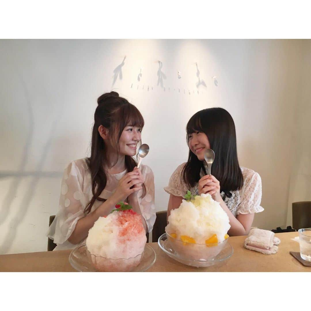 山邊歩夢さんのインスタグラム写真 - (山邊歩夢Instagram)「🍧😋💓 * * 今年の夏も かき氷食べに行きたいなぁ〜！！ * 写真は、2年前の〜！ とっても大きくって、 すご〜く美味しかったんだ〜！！ こみさんごちそうそまでした！！ * * #かき氷 #いちごみるく #ピーチ #🍓 #🍑 #🍧 #💓 #😋」6月10日 20時10分 - ayuyamabe_official