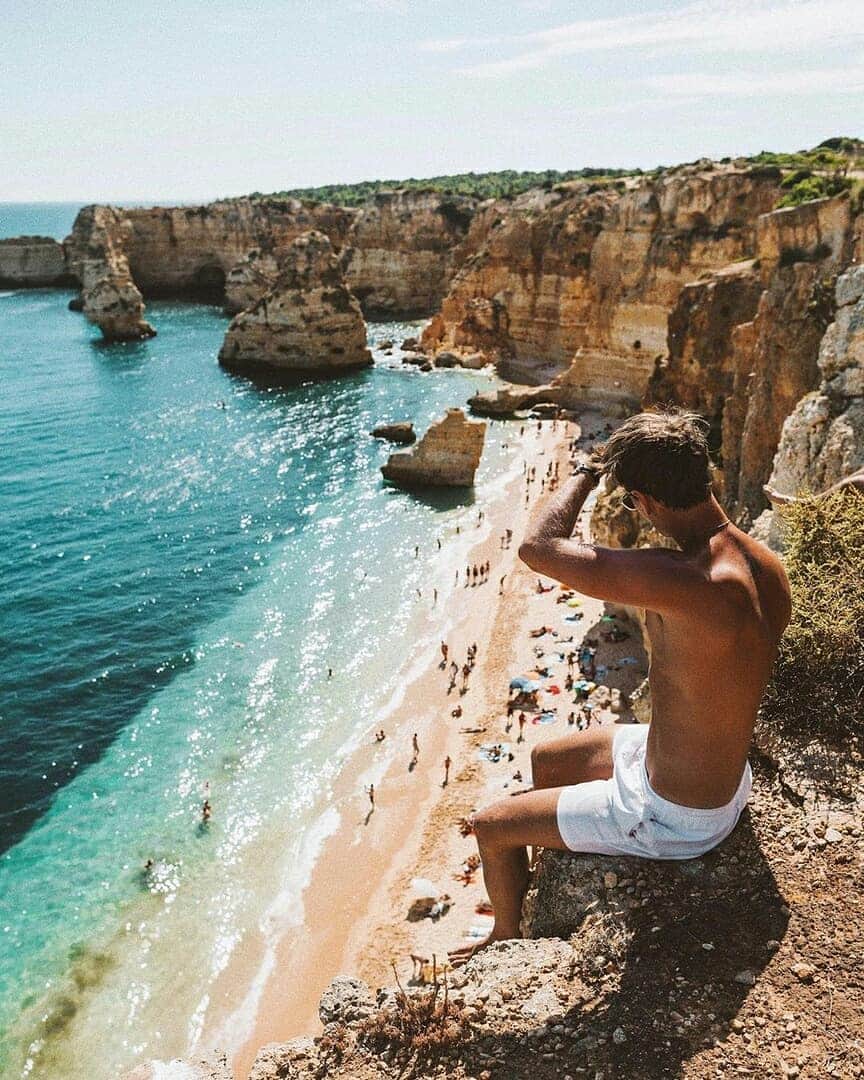 Discover Earthさんのインスタグラム写真 - (Discover EarthInstagram)「Located on the beautiful southern coastline of Portugal, Algarve is home to some of Europe's finest beaches ! 🇵🇹☀️ Send this to the people you would want to go there with ! — 📍#DiscovePortugal — 📸 Photos by @doyoutravel」6月10日 20時21分 - discoverearth