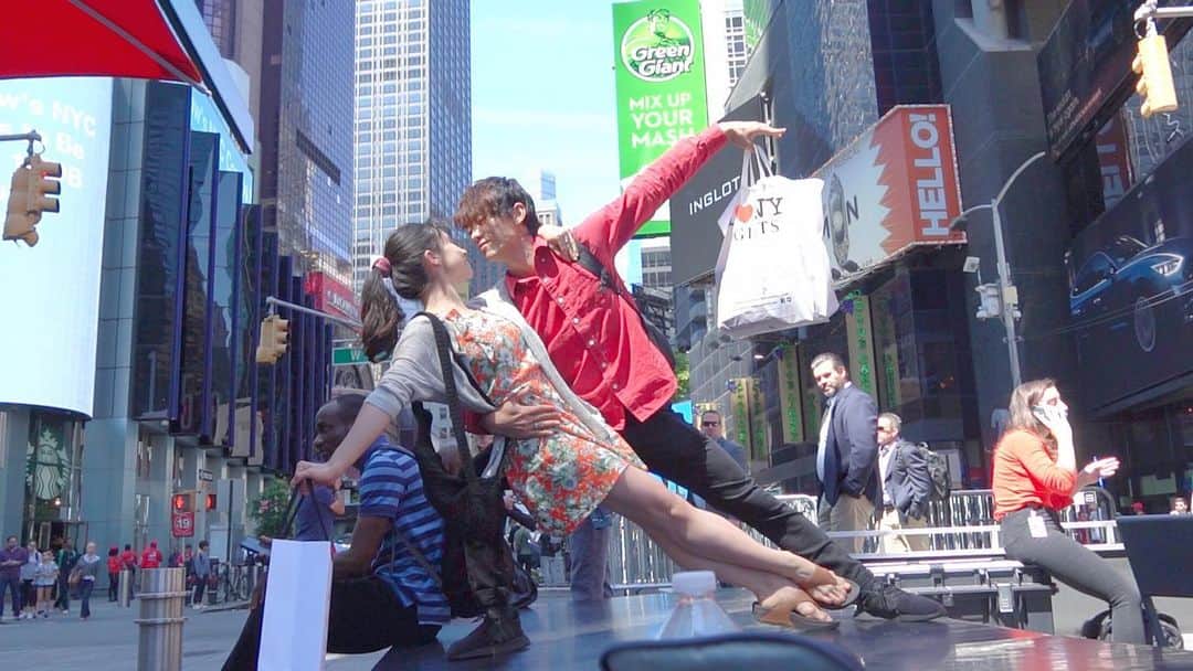 のインスタグラム：「Dancing around NY on our last day.(3days ago) . . #ballet #dance #art #バレエ #ダンス #芸術」
