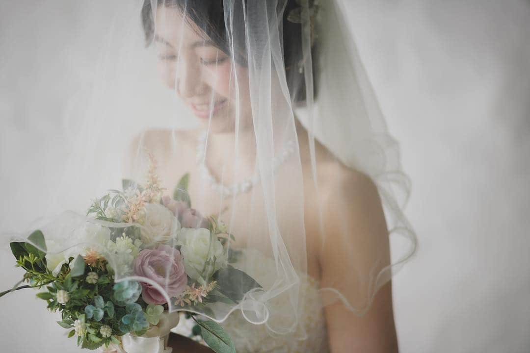 スタジオアクア浅草店さんのインスタグラム写真 - (スタジオアクア浅草店Instagram)「.﻿ .﻿ .﻿ .﻿ .﻿ .﻿ 「気持ち」を写真に残す﻿ .﻿ .﻿ .﻿ photographer:@tsubasa_torigoe﻿ hairmake: @marina.hm_aquaasakusa  #love #wedding #weddingphoto #photography﻿ #distinationwedding ﻿ #d_weddingphoto ﻿ #beautiful #instagramersjapan﻿ #RECO_ig #instagood #japan #happy #loves_nippon ﻿ #good_portraits_world ﻿ #leica ﻿ #チェリフォト #フォトウェディング #前撮り﻿ #和装前撮り﻿ #ウェディングドレス  #結婚式 #marryxoxo﻿ #ヘアアレンジ﻿ #ブライダルフォト ﻿ #ファインダー越しの私の世界 #写真で伝えたい私の世界﻿ #東京カメラ部 ﻿ #結婚写真﻿ @decollte_weddingphoto﻿ @studioaqua_asakusa」6月10日 20時40分 - studioaqua_asakusa