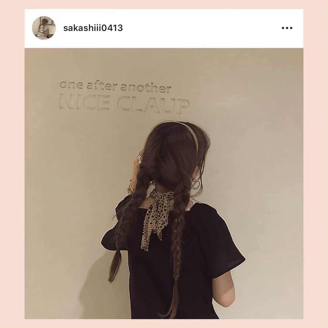 bis_web bis [ビス] さんのインスタグラム写真 - (bis_web bis [ビス] Instagram)「🌷﻿ ﻿ ﻿ ﻿ bis世代のマストアイテムになりつつある﻿ トレンドの "カチューシャ"﻿ ﻿ @y_jeallene  ちゃん、 ﻿ @ayanen_11 ちゃんが選んだのは﻿ vintage感のある太めのカチューシャ❤️﻿ ﻿  @niceclaup_official_ ではいま、カチューシャがとても人気だそう！﻿ ﻿ ﻿ みんなのカチューシャヘアアレンジを﻿ スワイプしてチェックしてみてね🍒﻿ ﻿ ﻿ ﻿ ﻿ ﻿ #ヘアアレンジ #簡単ヘアアレンジ #カチューシャ #カチューシャアレンジ #おだんごヘア #おだんごアレンジ #ゆるふわ巻き #巻き髪 #ヘアスタイル #ヘア #hair #vintage #ヴィンテージ #niceclaup #ナイスクラップ #hairband #bis_web」6月10日 20時47分 - bis_web