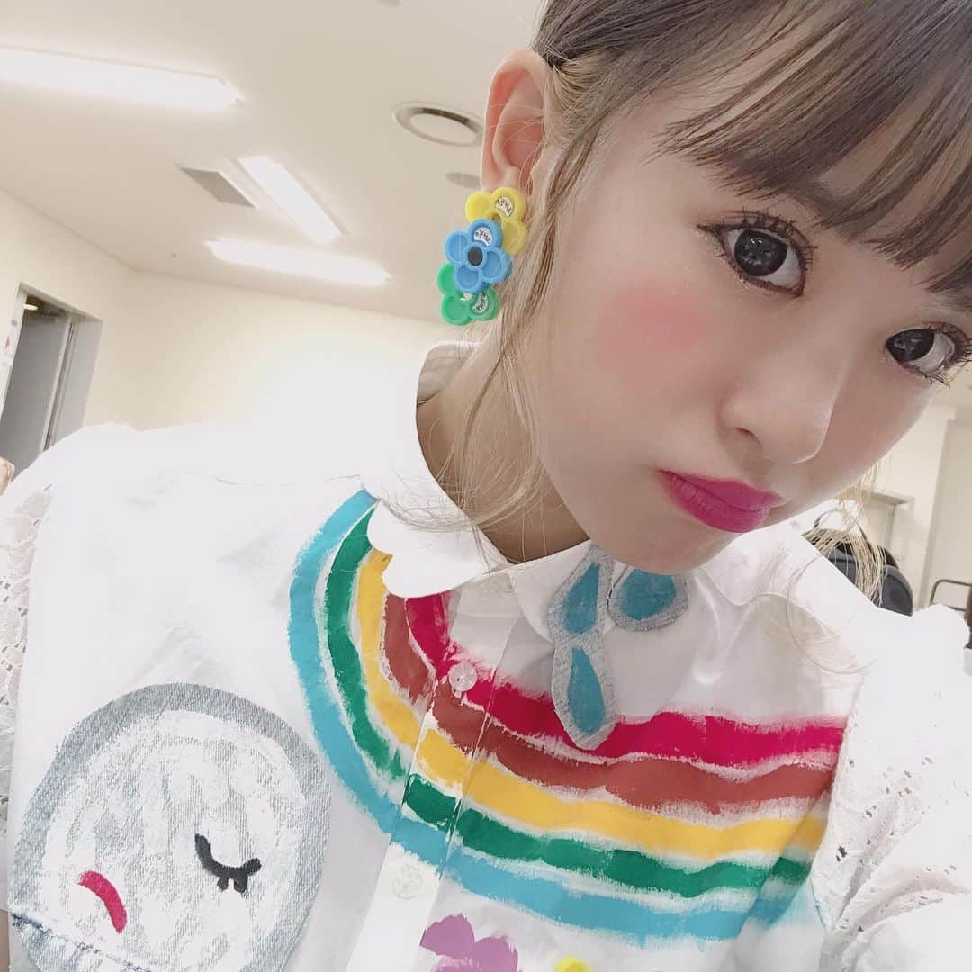 外薗葉月さんのインスタグラム写真 - (外薗葉月Instagram)「耳についてるやつみんななんか見覚えない？ あれだよ、あの小学生の時に使ってた算数セットの中に入ってるおはじきだよ。懐かしいでしょ。よく見たら１つ１つ名前書いてるよ。ほかぞの。」6月10日 20時47分 - hazuki_hokazono