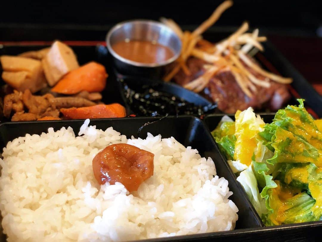 虎牙光揮さんのインスタグラム写真 - (虎牙光揮Instagram)「#新撰組 #ランチ #shinsengumi #lunchbox #yummy #delicious #torrance #california #usa #MickeyKoga #トーランス #カリフォルニア #アメリカ生活 #虎牙光揮」6月11日 7時44分 - mickeykoga