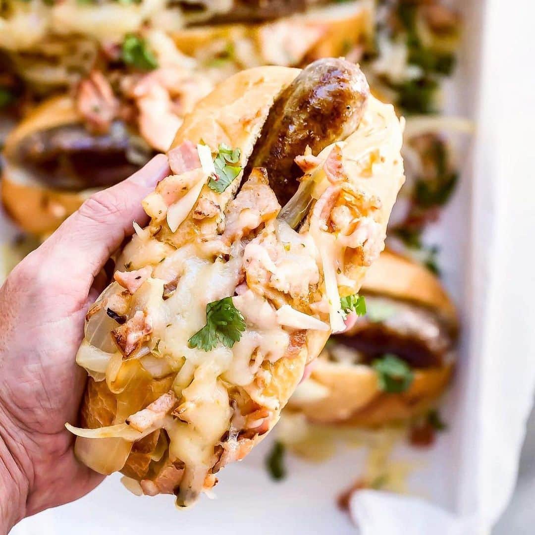 ジョンソンヴィルのインスタグラム：「Is it ever too early in the day to whip out the grill? (Asked no one ever). #weekday snack idea via @foodnessgracious . . . "These [brats] are stuffed in soft hoagie buns and topped with bacon, caramelized onions and melted cheese🤪"」