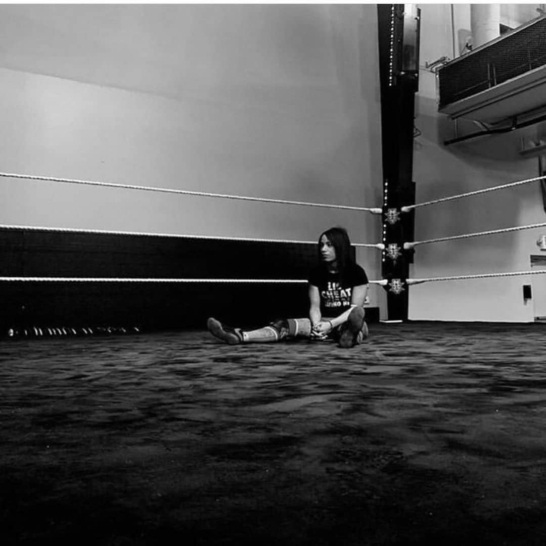 サシャ・バンクスさんのインスタグラム写真 - (サシャ・バンクスInstagram)「#There was nowhere to go but everywhere..." #prowrestling」6月11日 6時46分 - themercedesvarnado