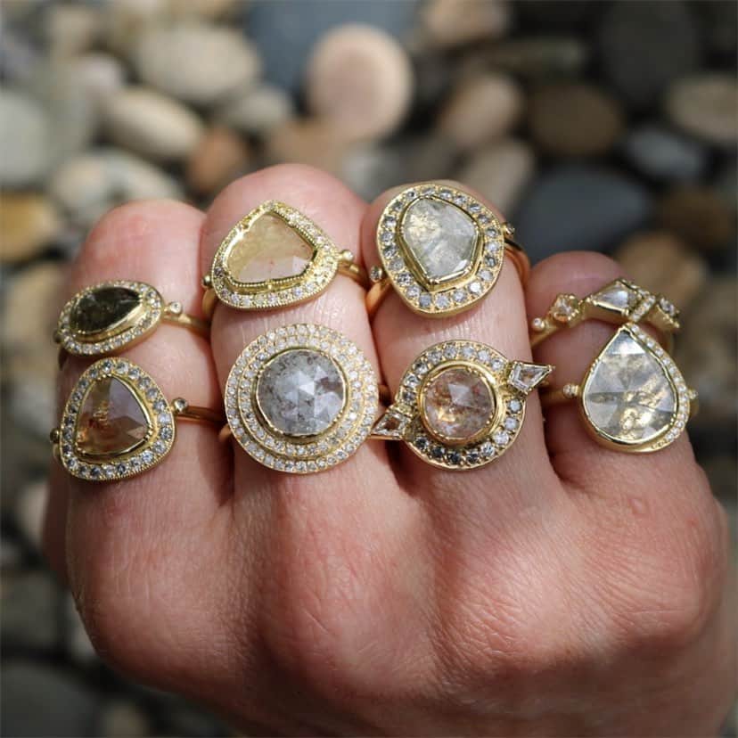 ブルックグレグソンさんのインスタグラム写真 - (ブルックグレグソンInstagram)「Raw diamond power. 🙌💎💕✨ #rawdiamondrings #alternativeengagementring #uniquerings #finejewelry #brookegregson」6月11日 7時31分 - brookegregson