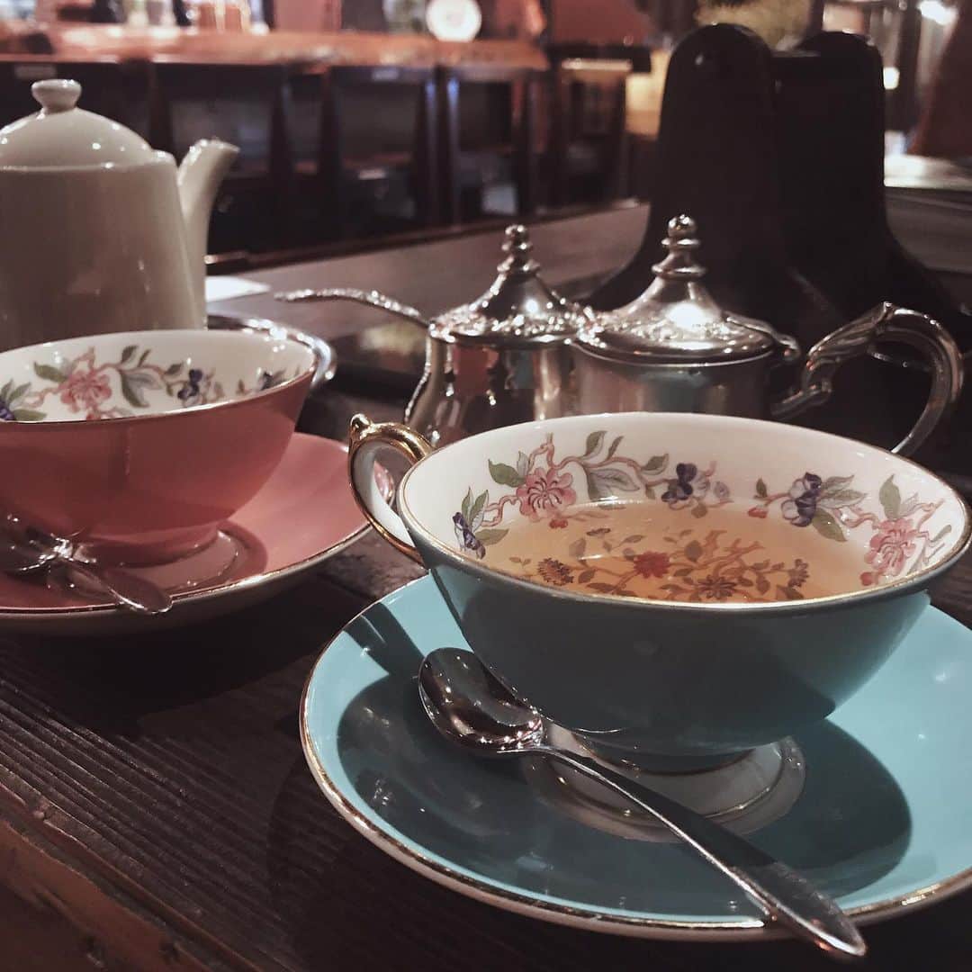 村田実果子さんのインスタグラム写真 - (村田実果子Instagram)「何度か一緒にお仕事させていただいている oyasumi のみづきさん @mizki_oyasumi からお誘いいただいてご飯食べたりお茶をしたりしました。誘ってもらえたことがうれしくて暗くなるまでたくさんお話ししました。今度は横浜にいく約束をしたからたのしみ♡ #実果子純喫茶」6月11日 7時39分 - mikaphith