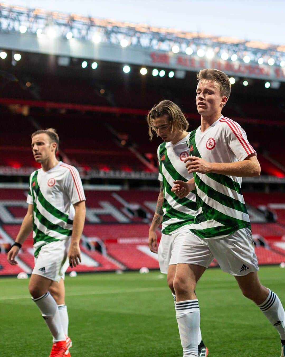 マンチェスター・ユナイテッドさんのインスタグラム写真 - (マンチェスター・ユナイテッドInstagram)「Can dreams come true at Old Trafford for Tango Squad FC against @hashtagutd? Watch the #TangoCup now to find out - link in bio.」6月10日 22時52分 - manchesterunited