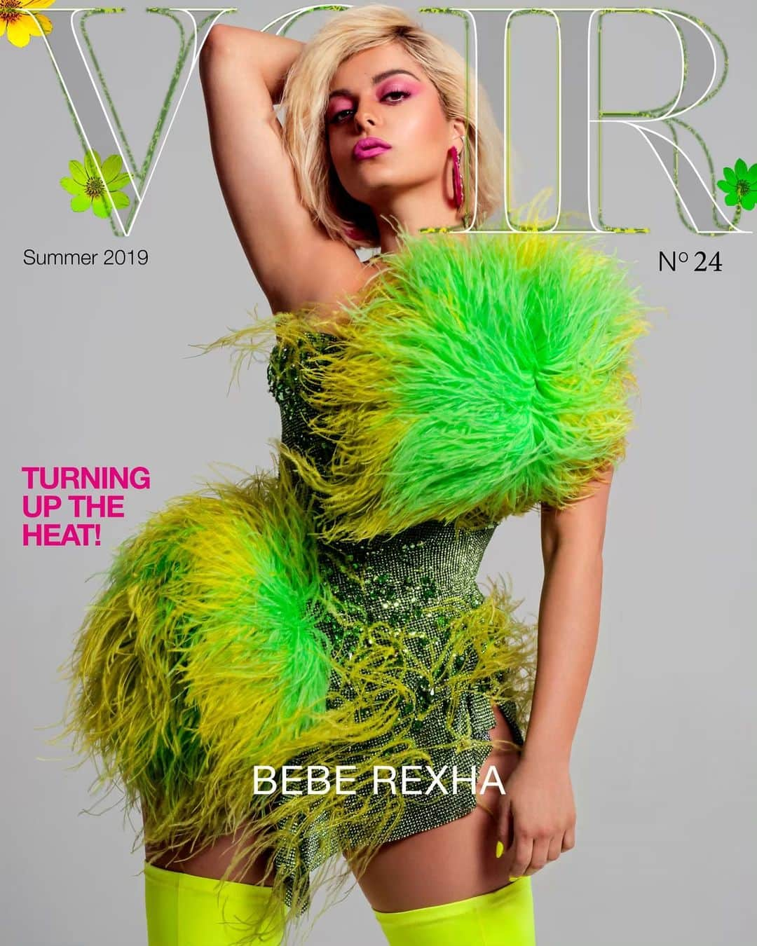 Bebe Rexhaさんのインスタグラム写真 - (Bebe RexhaInstagram)「EAT IT UP 👅🍏 @voirfashionmagazine Summer 2019 wearing one of my favorite designers @theblondsny 💚💚💚」6月10日 22時55分 - beberexha