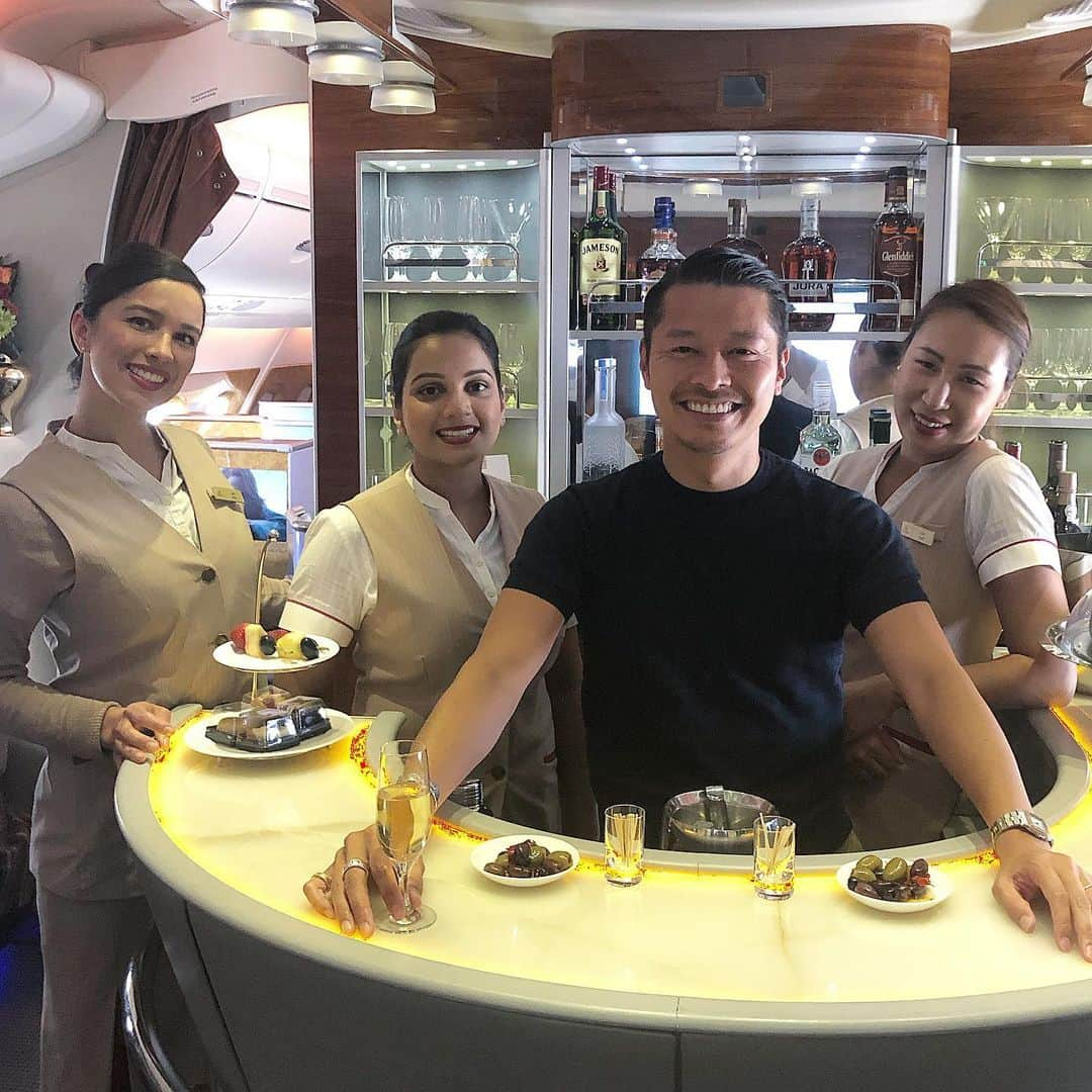 高田朋佳さんのインスタグラム写真 - (高田朋佳Instagram)「“ @emirates always surprises and many impresses my journey...” ———————————————————————— #emirates #trip #flybetter #flyemirates #lifestyle #fashion #mensfashion #menswear #mnswr #mensstreetstyle #streetstyle #streetfashion #menwithstyle #menwithclass #menwithstreetstyle  #classicstyle #mensclothing #vintage #vintagefashion #vintagestyle #newclassic  #modernclassic」6月10日 23時11分 - tomoyoshi_takada