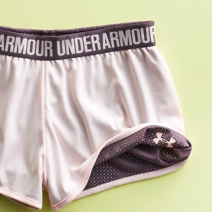 ロック&リパブリックのインスタグラム：「Fun fact: new clothes + shoes make your workout 100 times more productive. 😉 Get a jump start, and save 25% on Under Armour through 6/16. #Kohls #mondaymotivation」