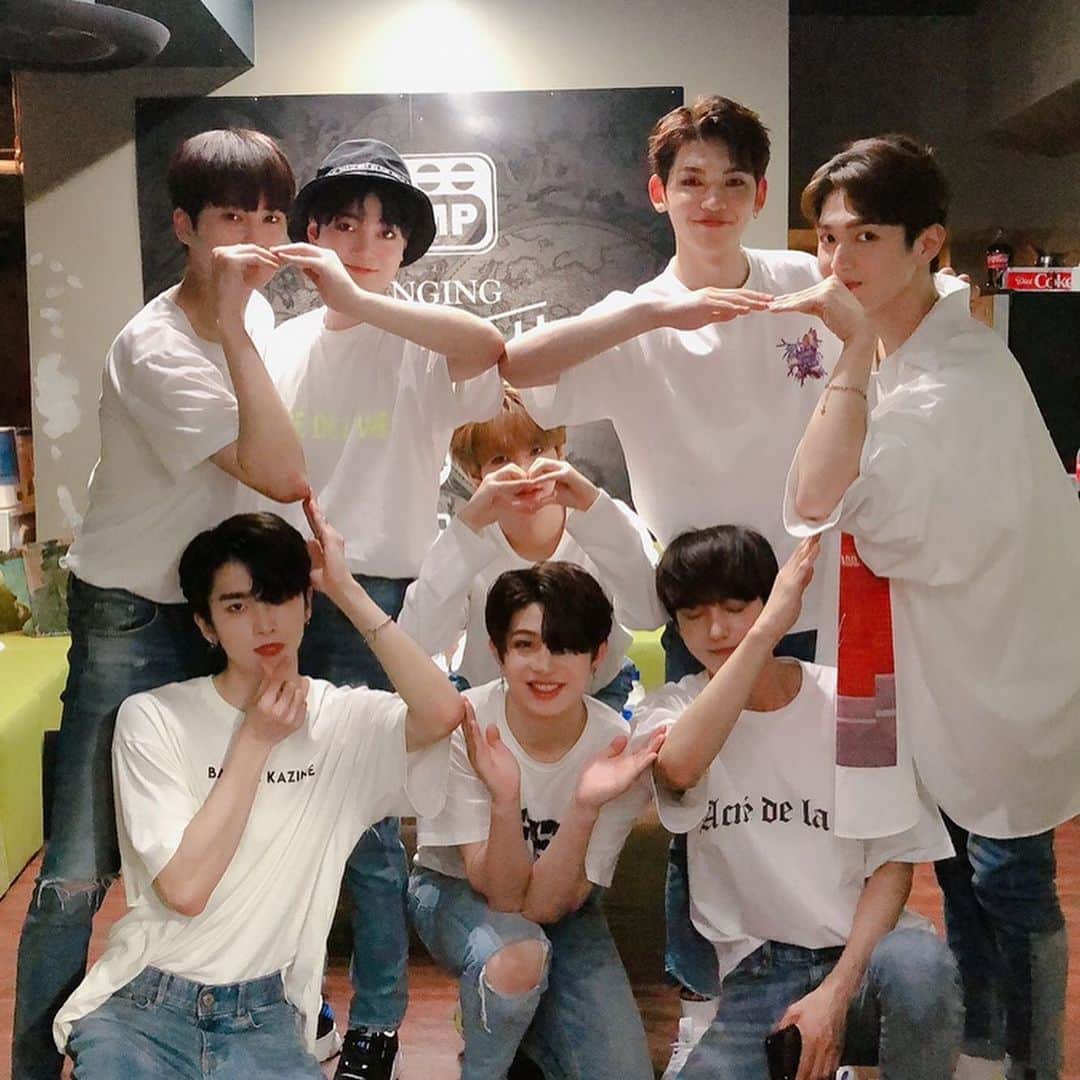 UP10TIONさんのインスタグラム写真 - (UP10TIONInstagram)「Thank you very much for joining us on our tour :) We promise to meet you next day. UP10TION Loves HONEY10💛🧡 ⠀⠀⠀ #UP10TION #업텐션 #2019LaberintoTour #NorthAmerica」6月10日 23時45分 - u10t_official