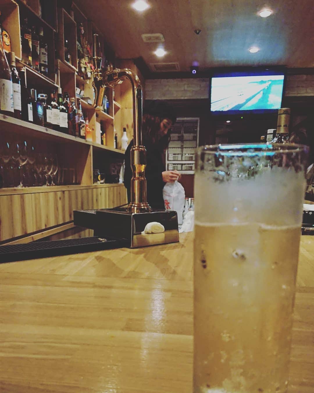 中川貴志さんのインスタグラム写真 - (中川貴志Instagram)「bar『doos』空いとりまーす🙇  待ってまーす。😃」6月10日 23時50分 - takashi__nakagawa