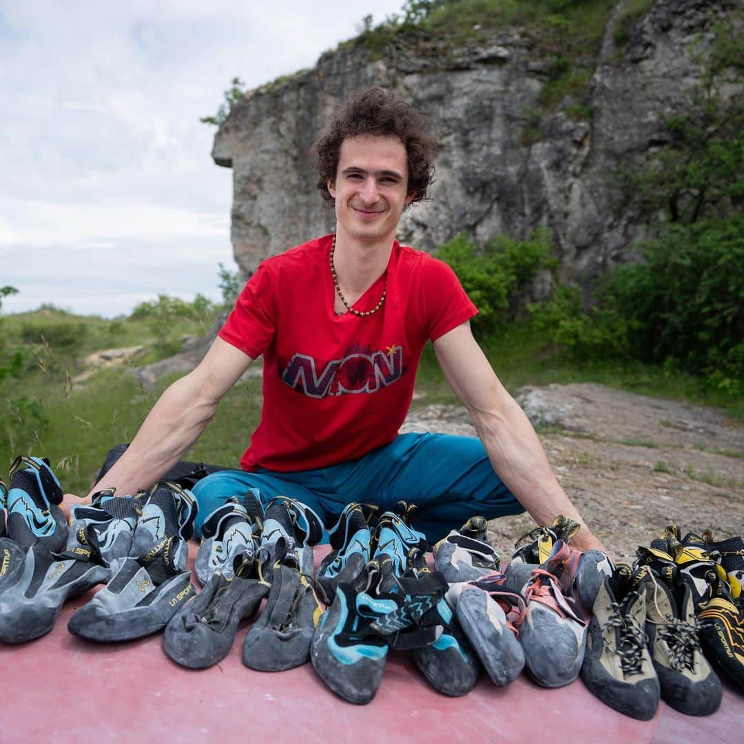 アダム・オンドラさんのインスタグラム写真 - (アダム・オンドラInstagram)「Next #RoadtoTokyo episode, this time a little more informative as we will dig deeper into the alchemy of climbing shoes. The notoriously frequent question "why do you climb with two different shoes?" will be answered, as well as much more. (Visit my YouTube channel, link in bio, and for Czech version go to Mall.tv)  Photo: @pavel_klement  @blackdiamond @montura_official @lasportivagram @gardatrentino @ifsclimbing」6月11日 0時00分 - adam.ondra