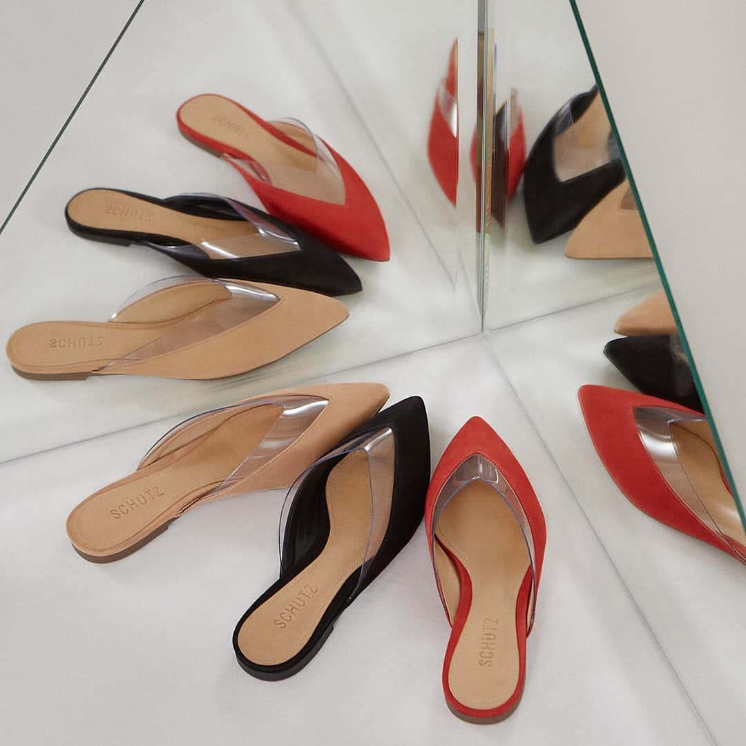 Schutzのインスタグラム：「Reflective flats | Reflective love ❤️ #SchutzReflectiveLove」