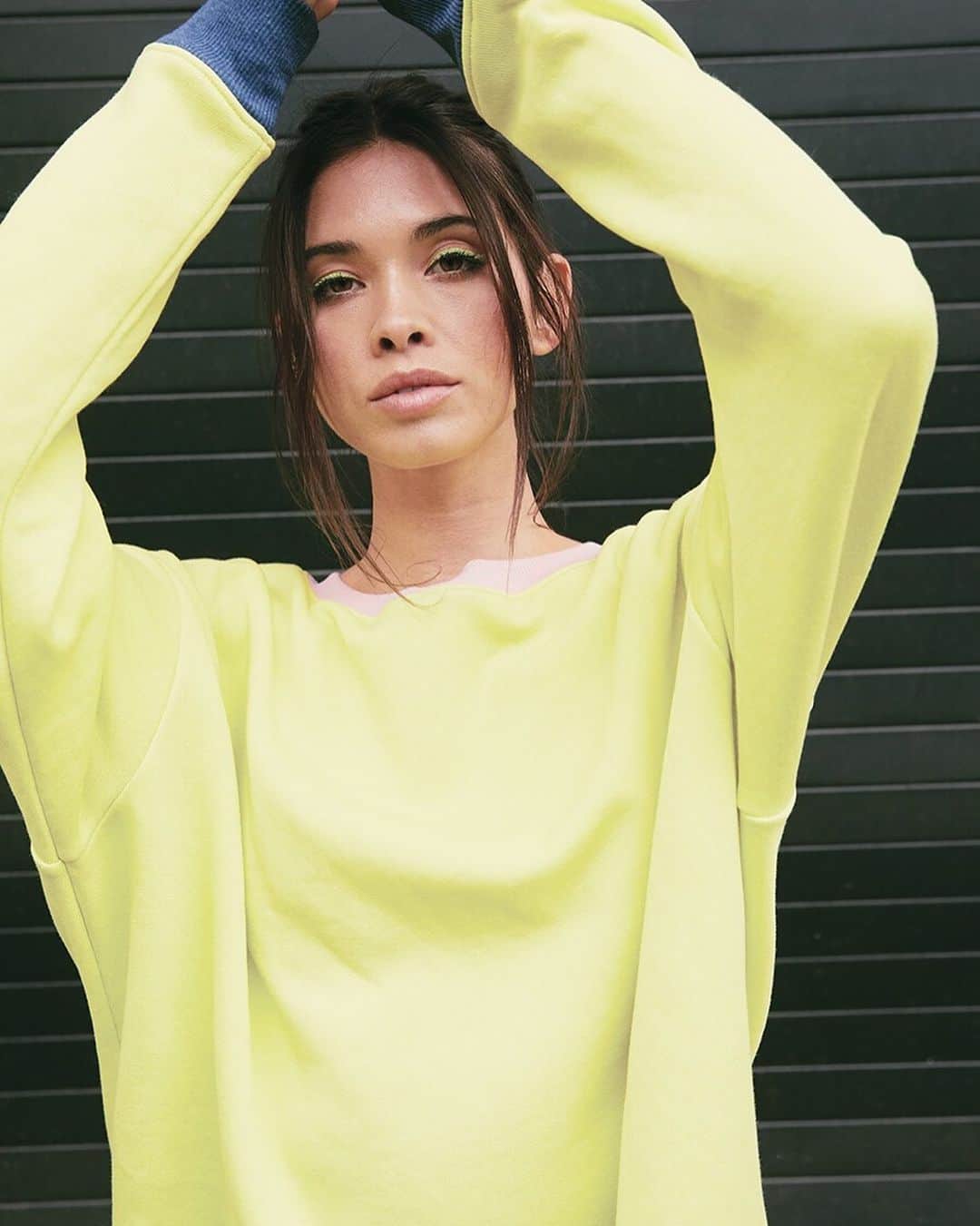 のインスタグラム：「It's now or NEON. Get the coziest way to wear the season's hottest trend. With beauty @gizawiza shot by @drewschwartzphotography hair/MUA by @brendanrobertsonbeauty  #wildfox #neon #glowing #brightidea #ootd #trend #youreglowing #wildfoxsweatshirt #wildfoxsweats」