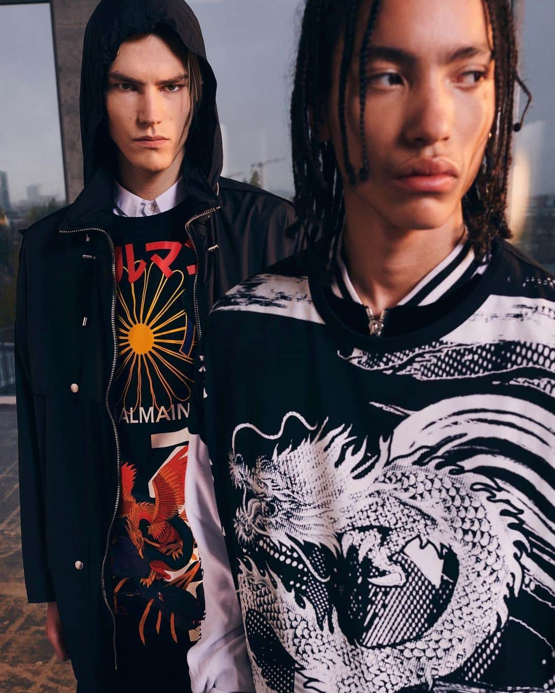 バルマンさんのインスタグラム写真 - (バルマンInstagram)「THE DETAILED TOUCH The anticipated #BALMAINPF19 men’s collection is filled with dazzling neons, vibrancy, and imaginative styling inspired by the Japanese designs of Tokyo, Ginza, Harajuku and Shibuya. Head to BALMAIN.COM to discover the collection. #BALMAINARMY」6月11日 0時56分 - balmain