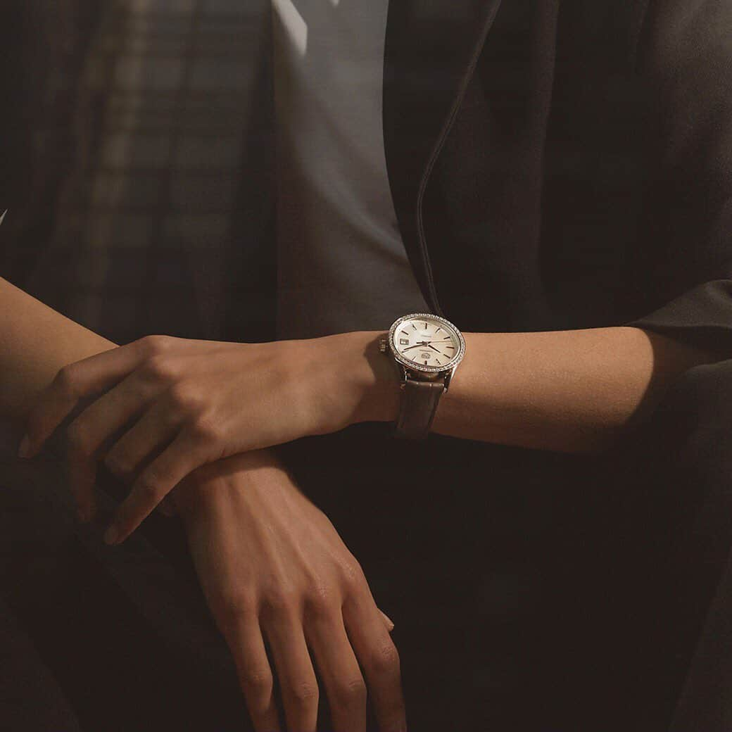 タグ・ホイヤーさんのインスタグラム写真 - (タグ・ホイヤーInstagram)「Sophisticated details for a refined elegance. Discover the TAG Heuer #CarreraLady via the link in our bio.」6月11日 1時00分 - tagheuer