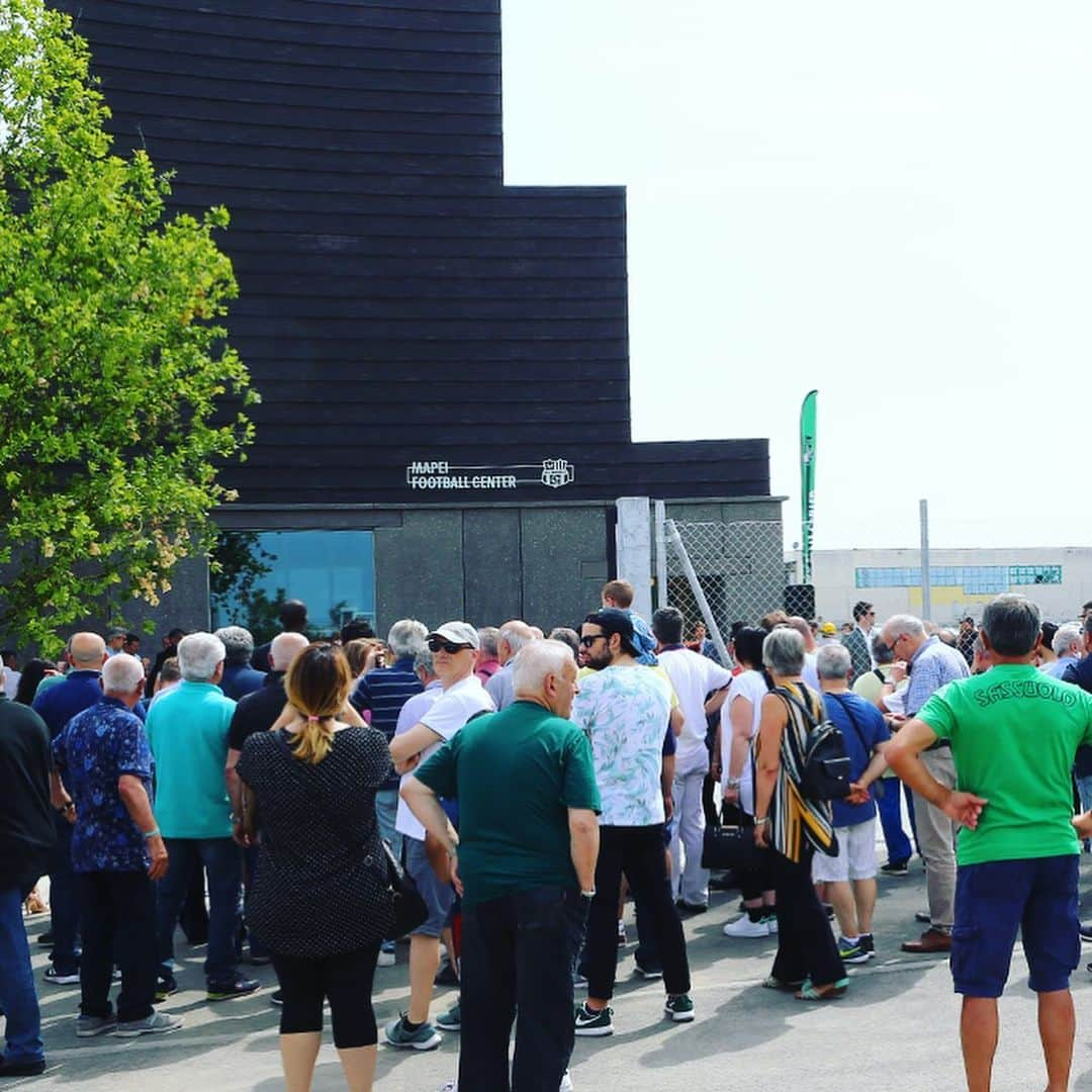 USサッスオーロ・カルチョさんのインスタグラム写真 - (USサッスオーロ・カルチョInstagram)「Oltre 1.000 tifosi all'Open Day del #MapeiFootballCenter! Una bellissima invasione a tinte neroverdi 🖤💚🖤💚🖤💚 Scopri di più su www.sassuolocalcio.it 😉  #ForzaSasol」6月11日 1時06分 - sassuolocalcio