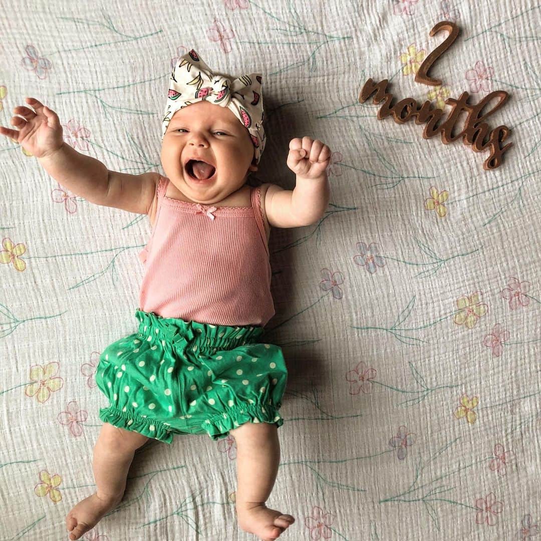 ライアン・ルアさんのインスタグラム写真 - (ライアン・ルアInstagram)「That 2 month old feeling 🥰🎀🍌🍉 #AveryLennox」6月11日 1時34分 - ryan_rua