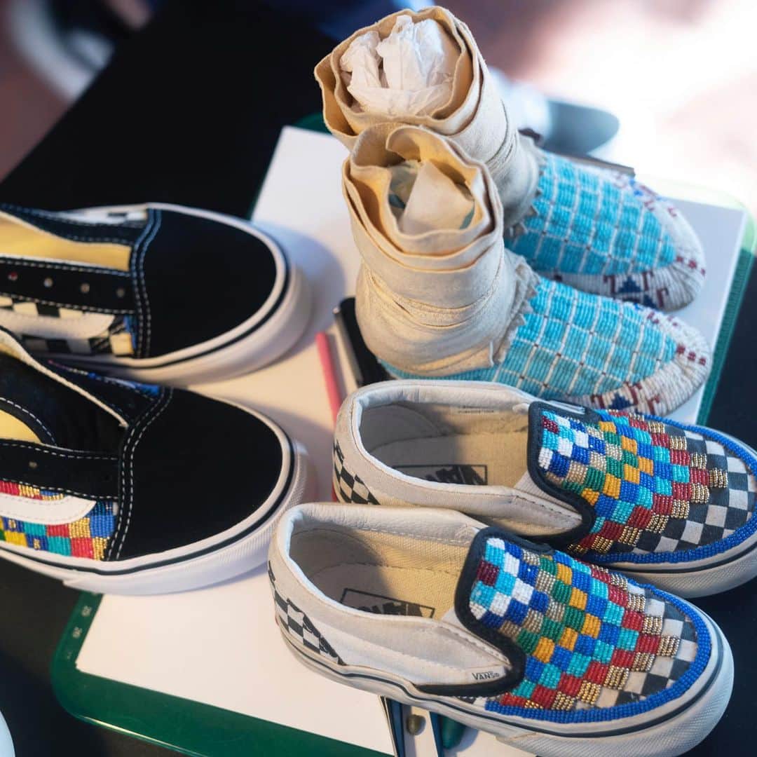 vansさんのインスタグラム写真 - (vansInstagram)「Are you a collector or a customizer? Join Vans Family for a chance to win a trip to House of Vans Chicago and display your collection at a Waffleheads event. Head to vans.com/family now for more info.」6月11日 1時54分 - vans