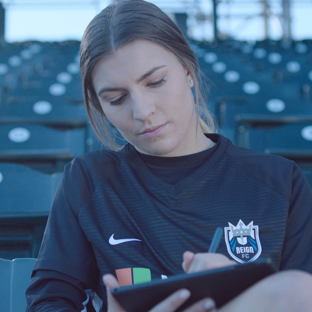Microsoftさんのインスタグラム写真 - (MicrosoftInstagram)「Today's generation looks up to these @ReignFC and world-class #Soccer pros. To empower tomorrow, we found out what advice they had to give to their younger selves.」6月11日 1時58分 - microsoft