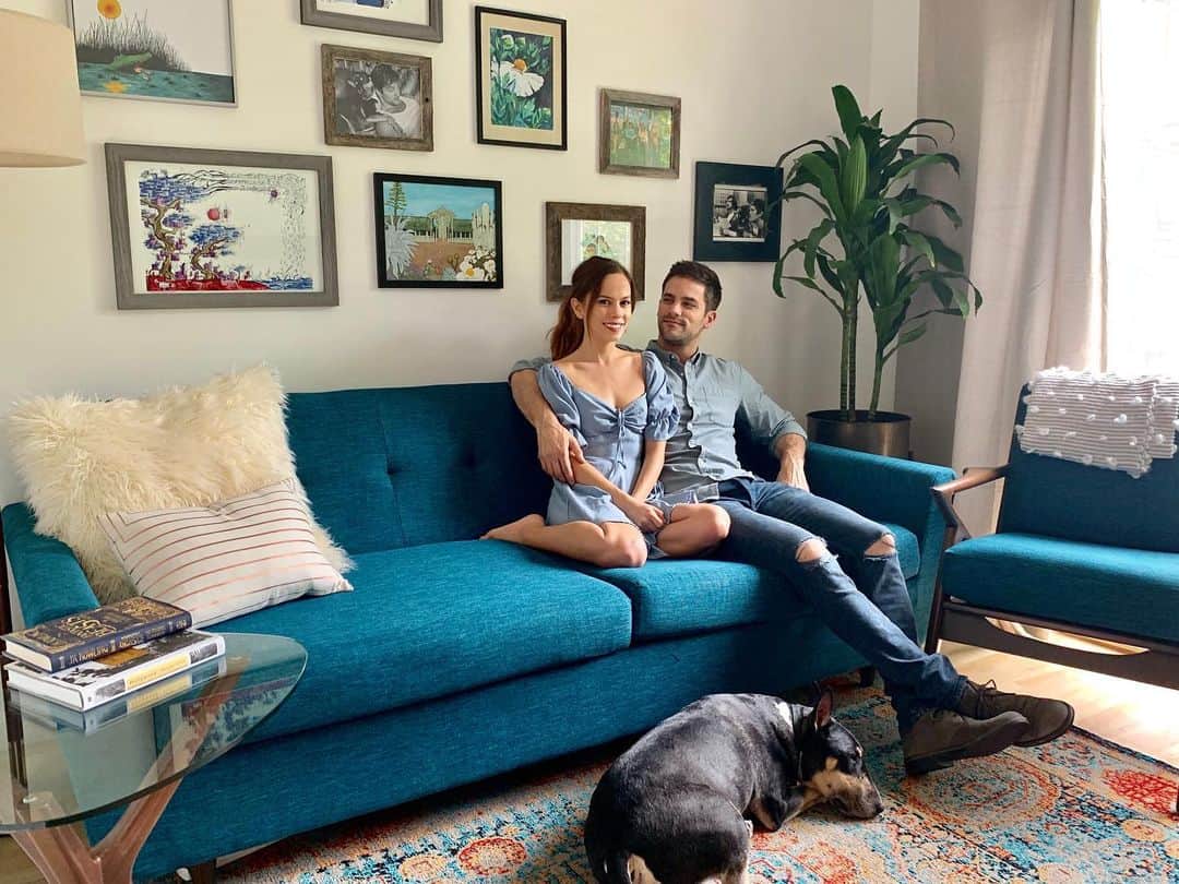ブラント・ドーハティのインスタグラム：「#sponsored We really needed a relaxing space to write our next script, and thanks to @joybird we finally got our office together! The Hughes sofa is super comfortable and we love the calming blue color. We finally have the perfect space to start our next masterpiece…  or at least look good while we procrastinate! #joybird #gfdmedia」