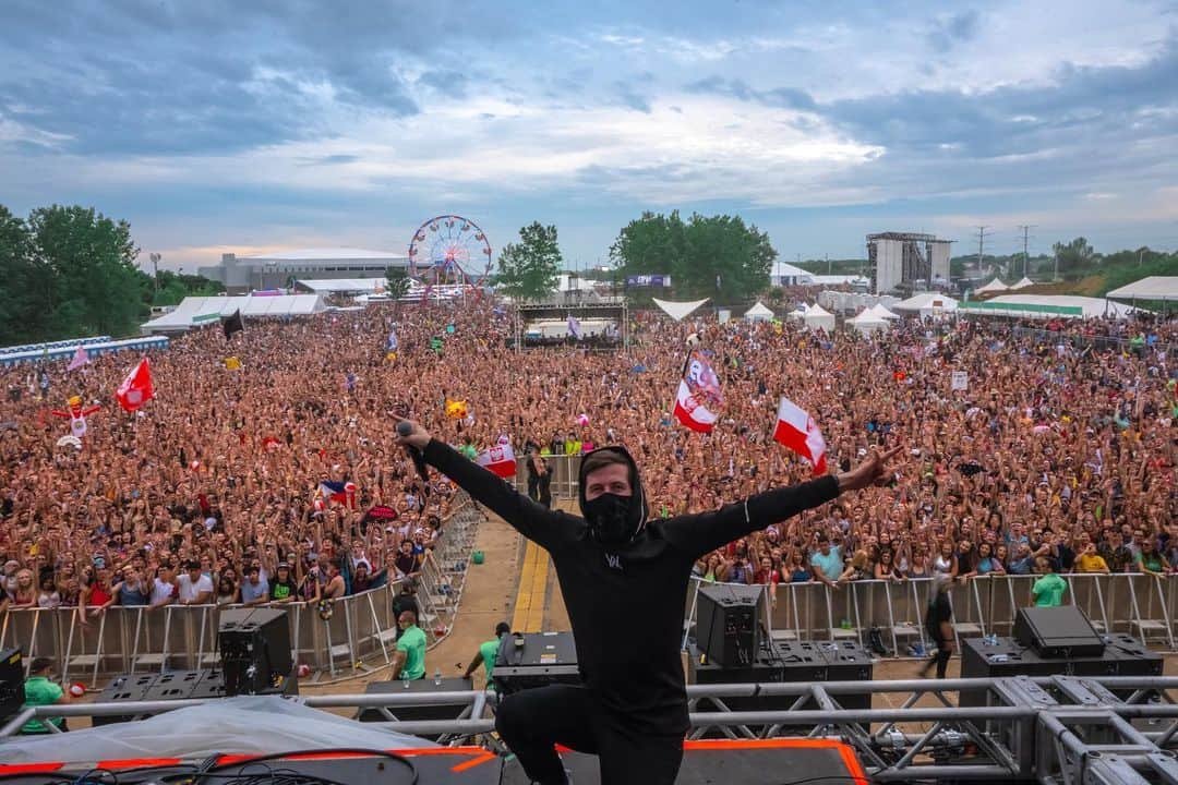 アラン・ウォーカーさんのインスタグラム写真 - (アラン・ウォーカーInstagram)「Thank you @springawakefest, you guys were insane🔥I’m excited and ready for this festival summer coming up!」6月11日 2時02分 - alanwalkermusic