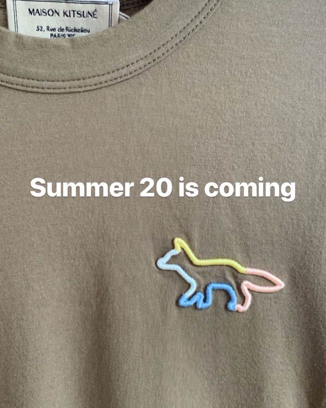 Gildas Loaëcのインスタグラム：「Summer 20 is all about pastel and chill」