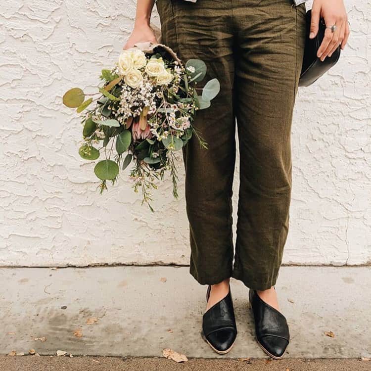 のインスタグラム：「Fun and functional. @styledonceover #catherinemalandrino #catherinecatherine #flats #shoes」