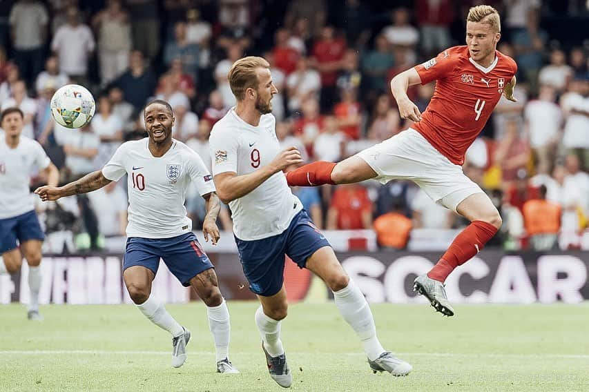 ニコ・エルヴェディさんのインスタグラム写真 - (ニコ・エルヴェディInstagram)「Tough game yesterday but looking forward for next season. Thank you for the great support! 🙏🏼⚽️🇨🇭#SUIENG#nationalteam#NE30」6月11日 2時22分 - nicoelvedi30