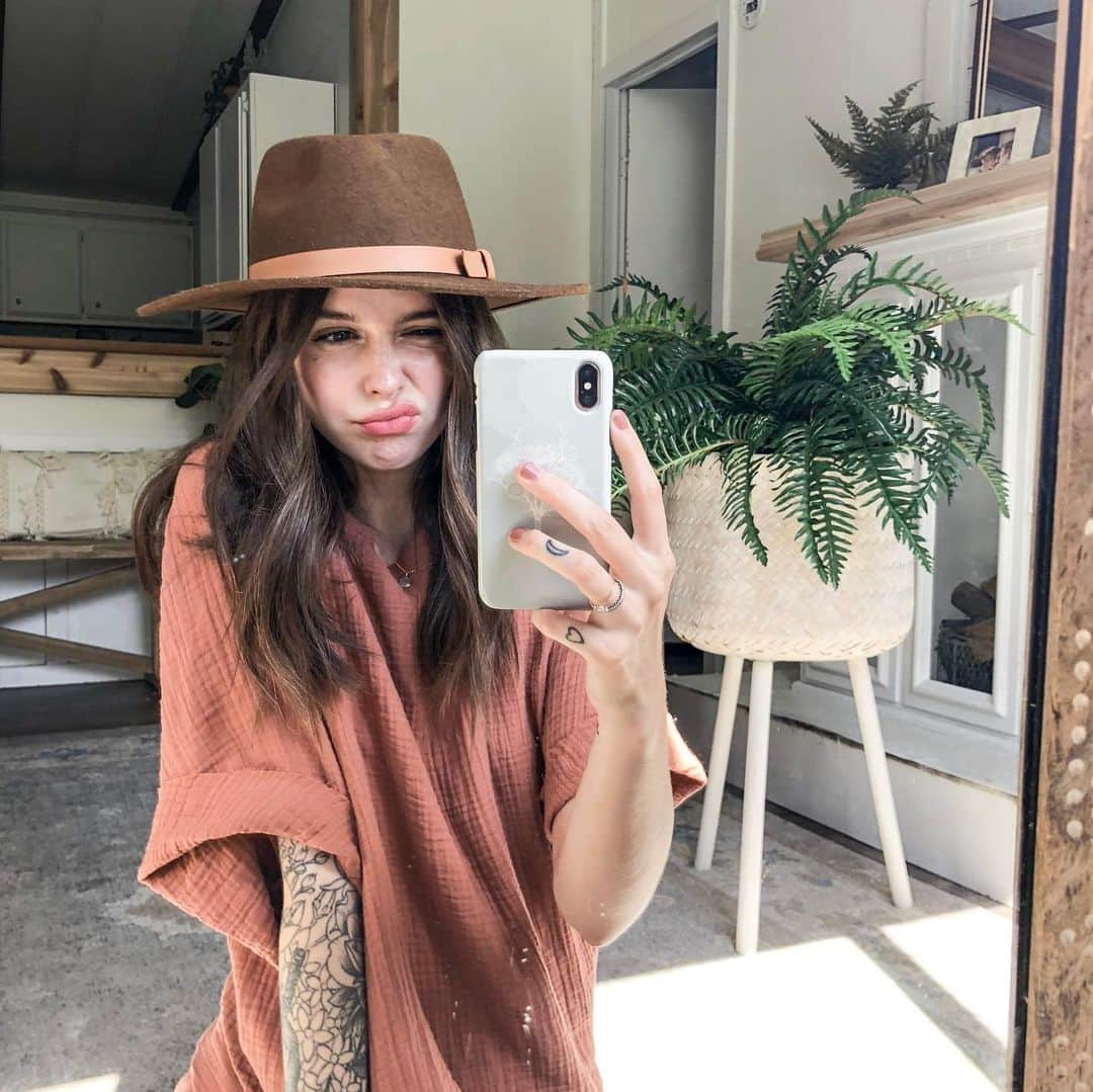 Acacia Brinleyさんのインスタグラム写真 - (Acacia BrinleyInstagram)「Hats on」6月11日 2時33分 - acaciakersey