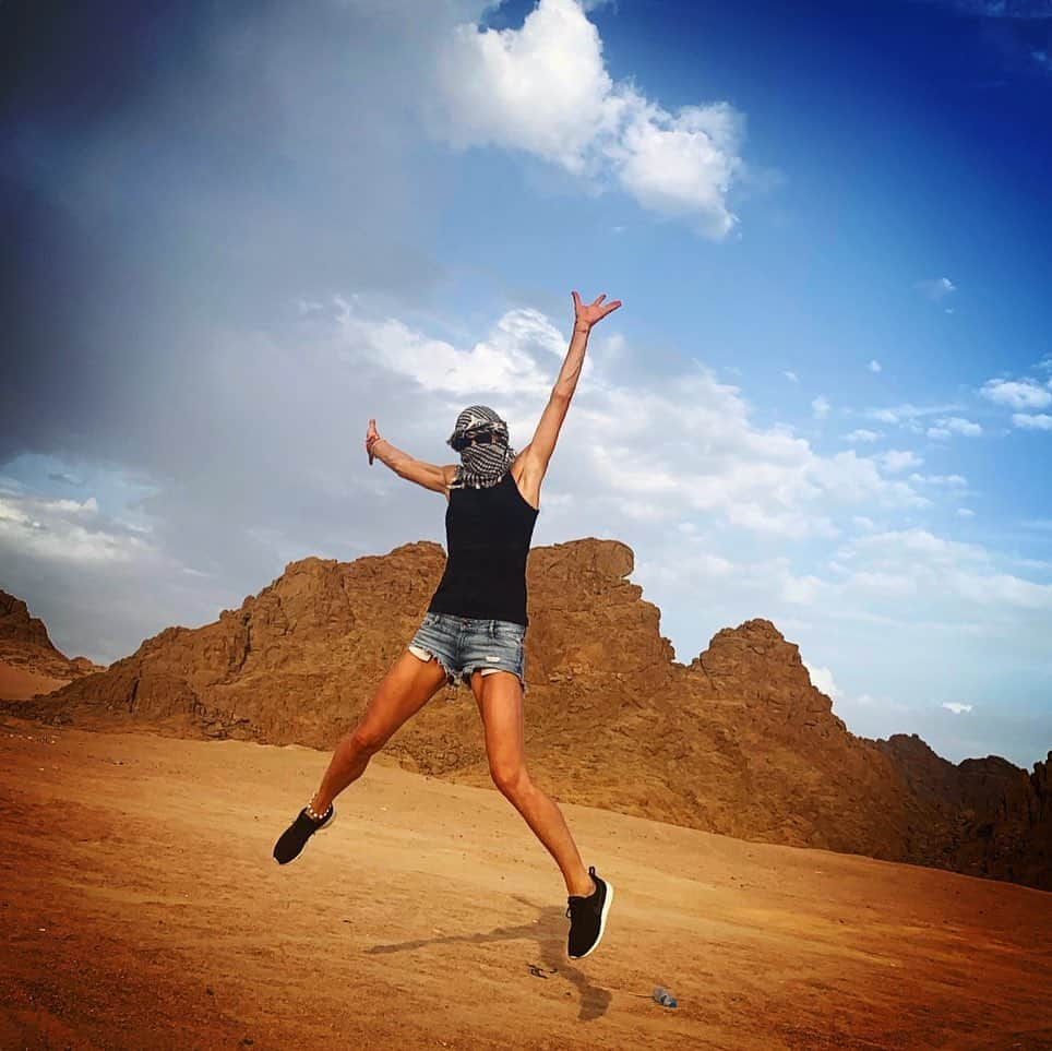 フランチェスカ・ピッチニーニさんのインスタグラム写真 - (フランチェスカ・ピッチニーニInstagram)「• Freedom • #peace  #desert  #solocosebelle  #positivity  #lucky  #wild #me  #jump  #picoftheday」6月11日 2時41分 - francescapiccinini12