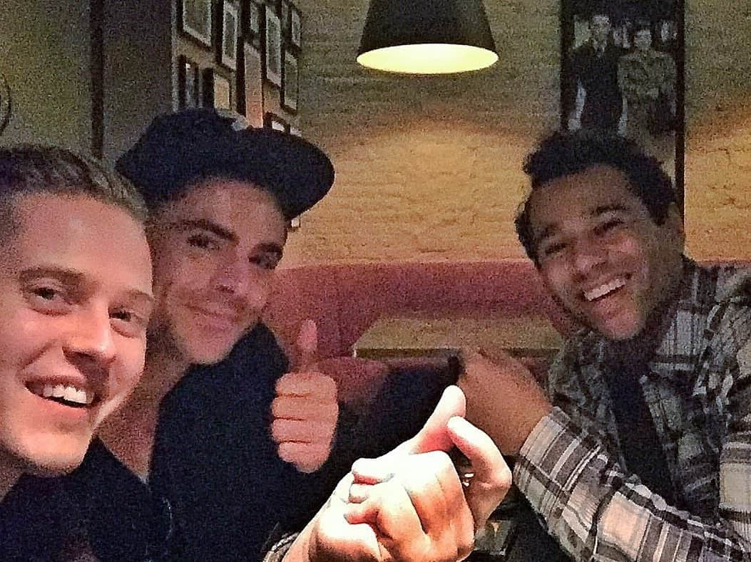 ルーカス・グラビールさんのインスタグラム写真 - (ルーカス・グラビールInstagram)「Missing these dudes. @corbinbleu killed it on the #tonyawards last night. Can’t wait to see #kissmekatebroadway this month! No clue what @zacefron is up to, but I’m sure it’s legendary.」6月11日 3時13分 - mrgrabeel