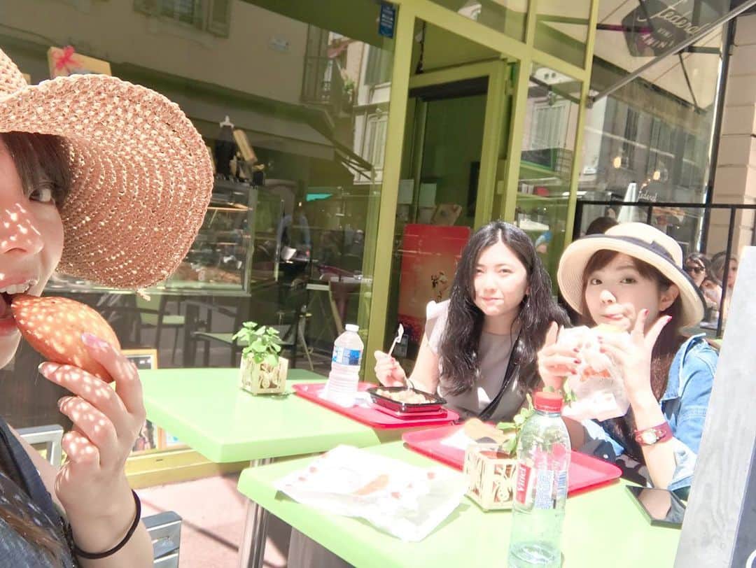 橋本あかねさんのインスタグラム写真 - (橋本あかねInstagram)「女子3人での時間も楽しかった。 ワイン開かない事件とか。  #Cannes #wine #開かない」6月11日 3時13分 - akane_h211