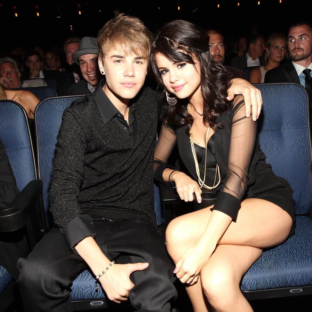 E! Onlineさんのインスタグラム写真 - (E! OnlineInstagram)「Selena Gomez is done with that same old love once and for all—she's removing all traces of Justin Bieber from her Instagram. Link in bio. (📷: Getty Images)」6月11日 3時15分 - enews