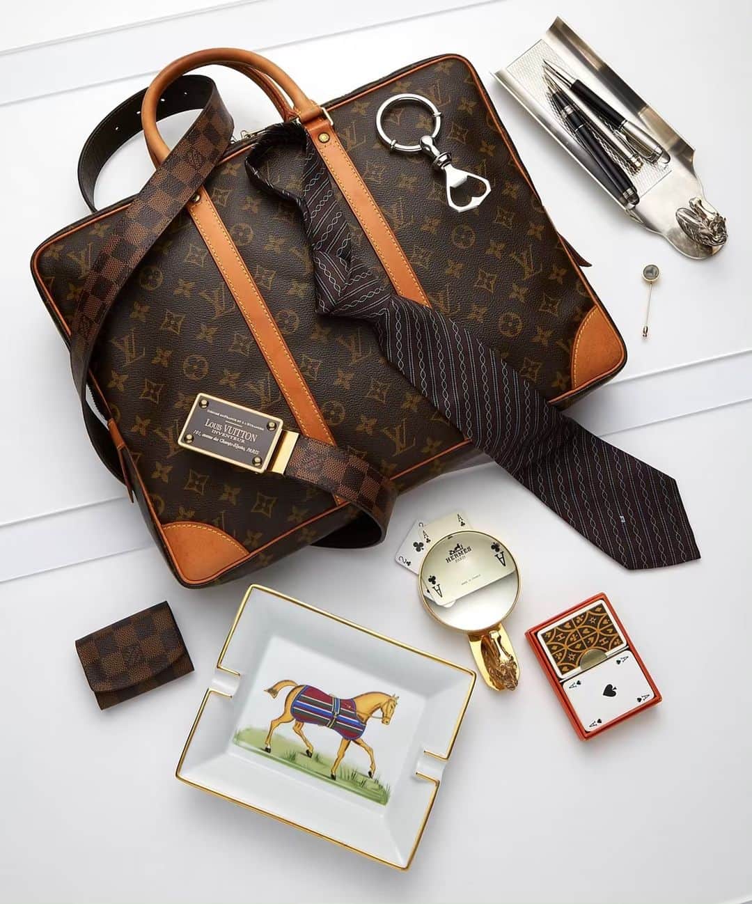 のインスタグラム：「Because Dad deserves more than a card... Head to the *link in our bio* to shop our Father's Day gift picks. #WearWGACA」