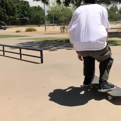 オルタモントのインスタグラム：「Monday stoke w/ @ryan_lay ⚡️ // #CFADC」