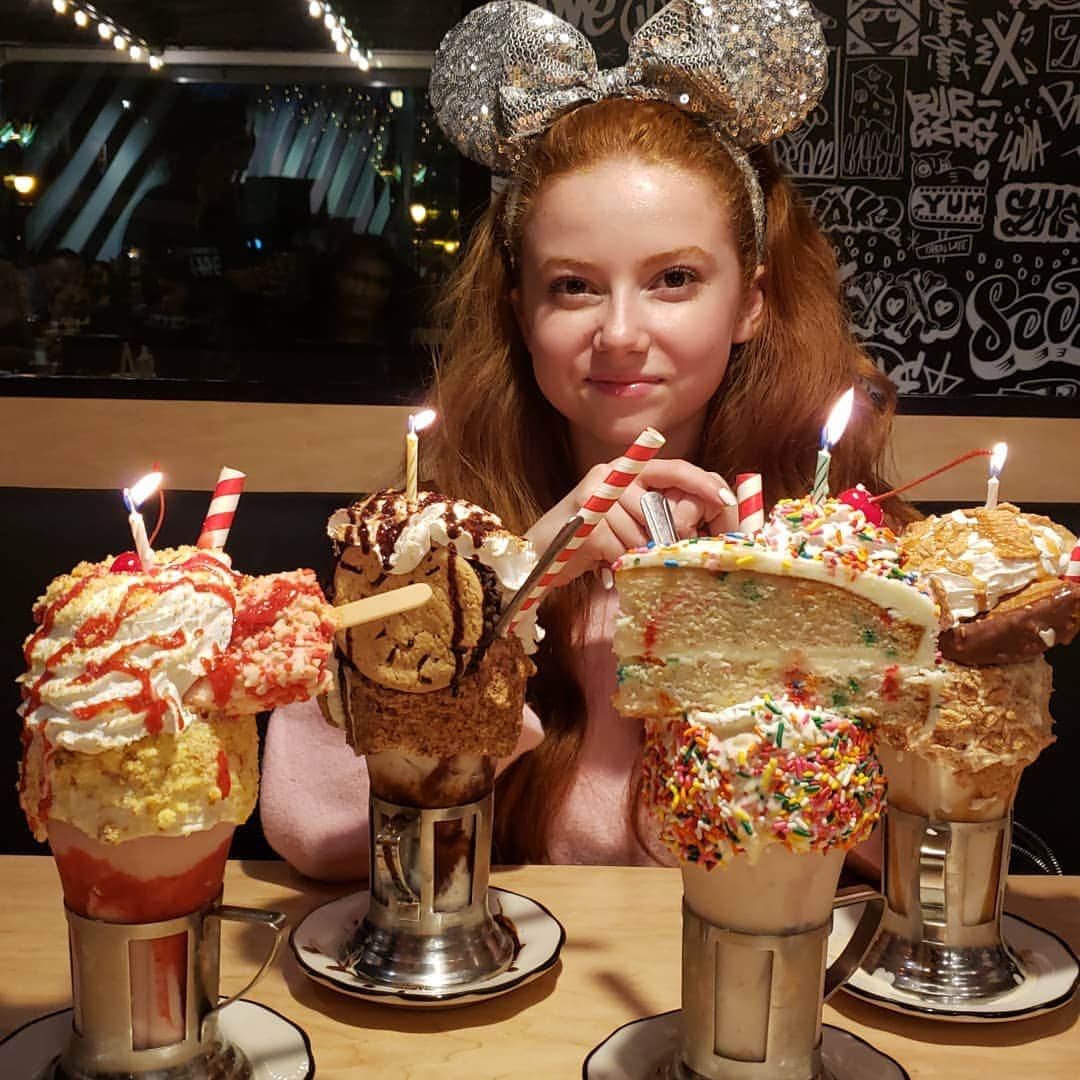 フランチェスカ・カパルディのインスタグラム：「Thank you soooo much for all the AWESOME birthday wishes, edits, and videos! I am so grateful to have all of you in my life! I am still getting through a lot of them so dont think I have forgotten to look at them. I just want to make sure I read them all!!! Thank you for remembering me and for sticking with me! Your support is something I am thankful for every day! Thanks for coming along for this crazy ride...through the ups and downs! You are all truly AMAZING!!!! 💙💙🤟🏻😘🎂🍨😍🤟🏻💙💙 . . #birthday #birthdaycelebration #crazyshakes #birthdaycake #15 #im15 #love #jmbn #happy #celebrate #birthdayweekend #thankyou #grateful #feelingloved #feelingspecialthankstoyou #beyou #believe #dreambig #begrateful」
