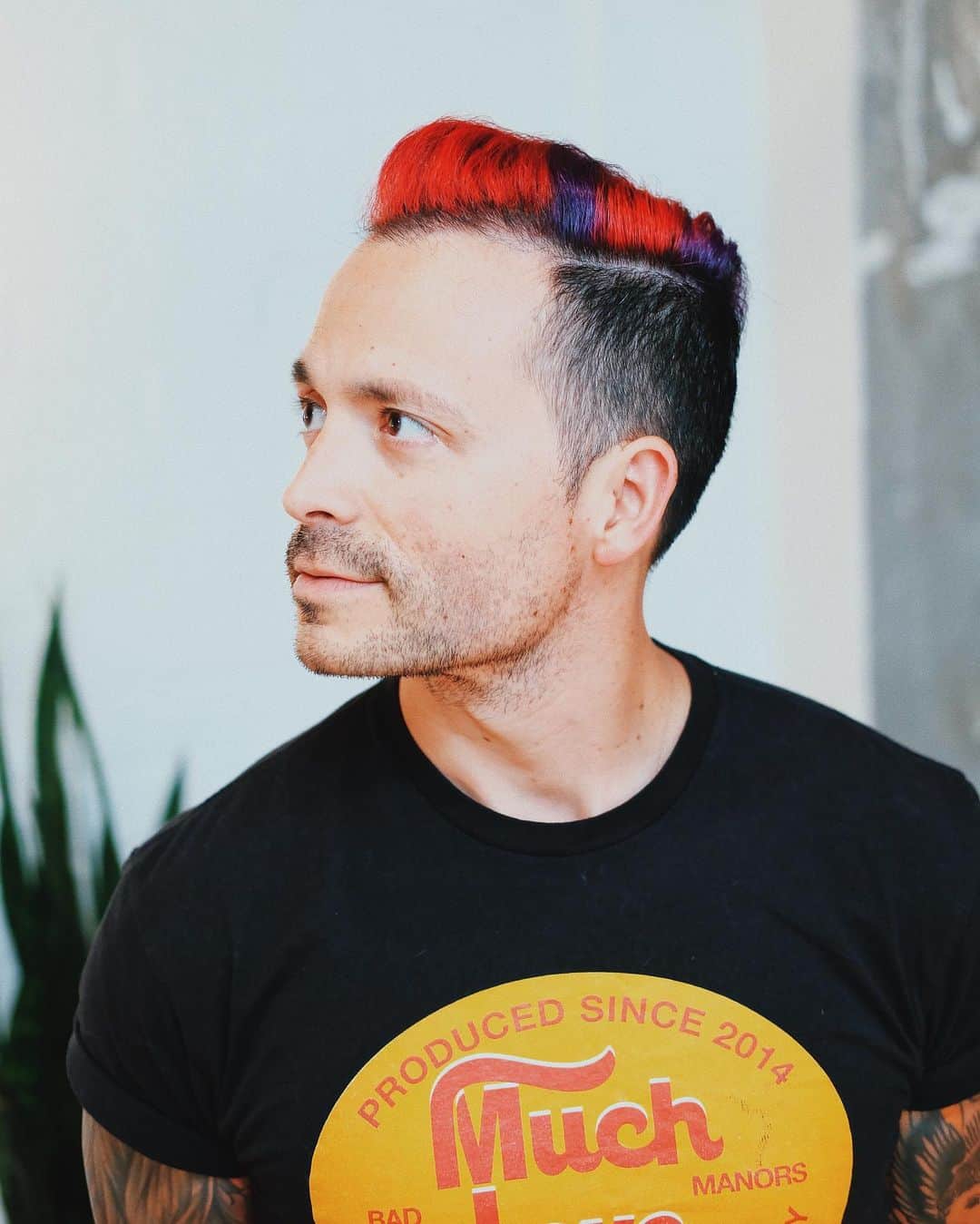 ニック・マーティンのインスタグラム：「Glamour Shots™️ . Thank you @hairbykristinamarie for always crushing it and just being a solid human being.  What’d you guys get into over the weekend? @mrsjennamartin surprised me on Saturday and made my whole weekend. Then we watched the @jonasbrothers documentary yesterday, which was really good. It was an awesome weekend just relaxing alongside my wife. No complaints. #monday #mondaymood #muchlove」