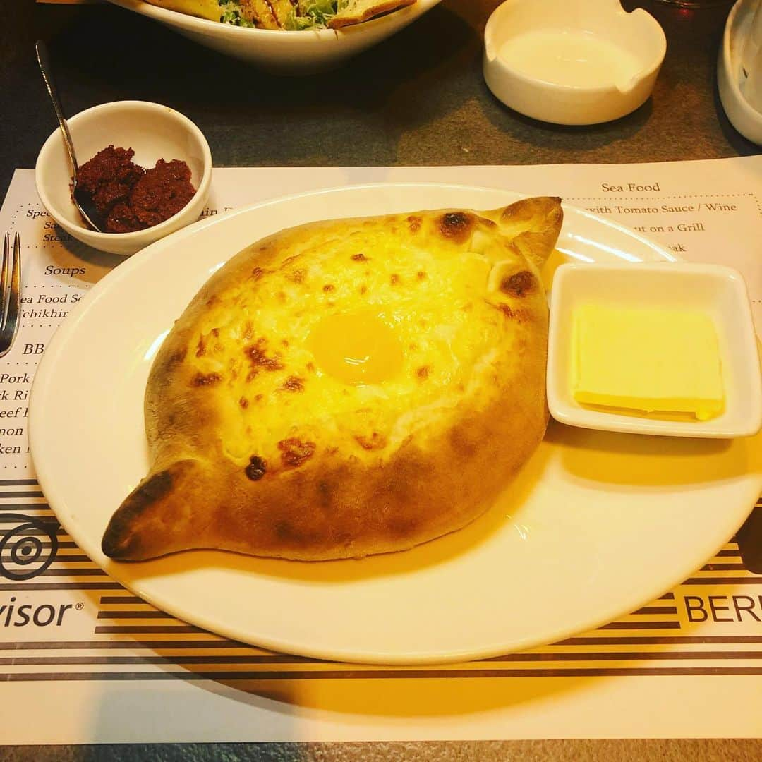 シーマス・デヴァーさんのインスタグラム写真 - (シーマス・デヴァーInstagram)「Back home now but Im missing all that Adjari Cachapuri and the Adjica. Pretty sure it’s still with me.」6月11日 4時41分 - seamuspatrickdever