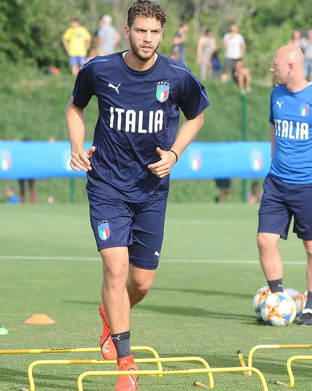 マヌエル・ロカテッリさんのインスタグラム写真 - (マヌエル・ロカテッリInstagram)「Manca sempre meno ⚽️🇮🇹 #euro2019 #u21 #ml21」6月11日 4時56分 - locamanuel73